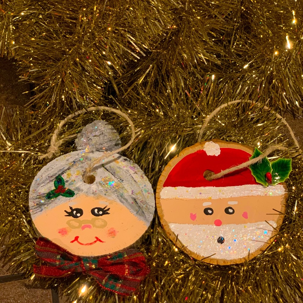 HP🎉 Handmade Mr. and Mrs. Claus Ornament